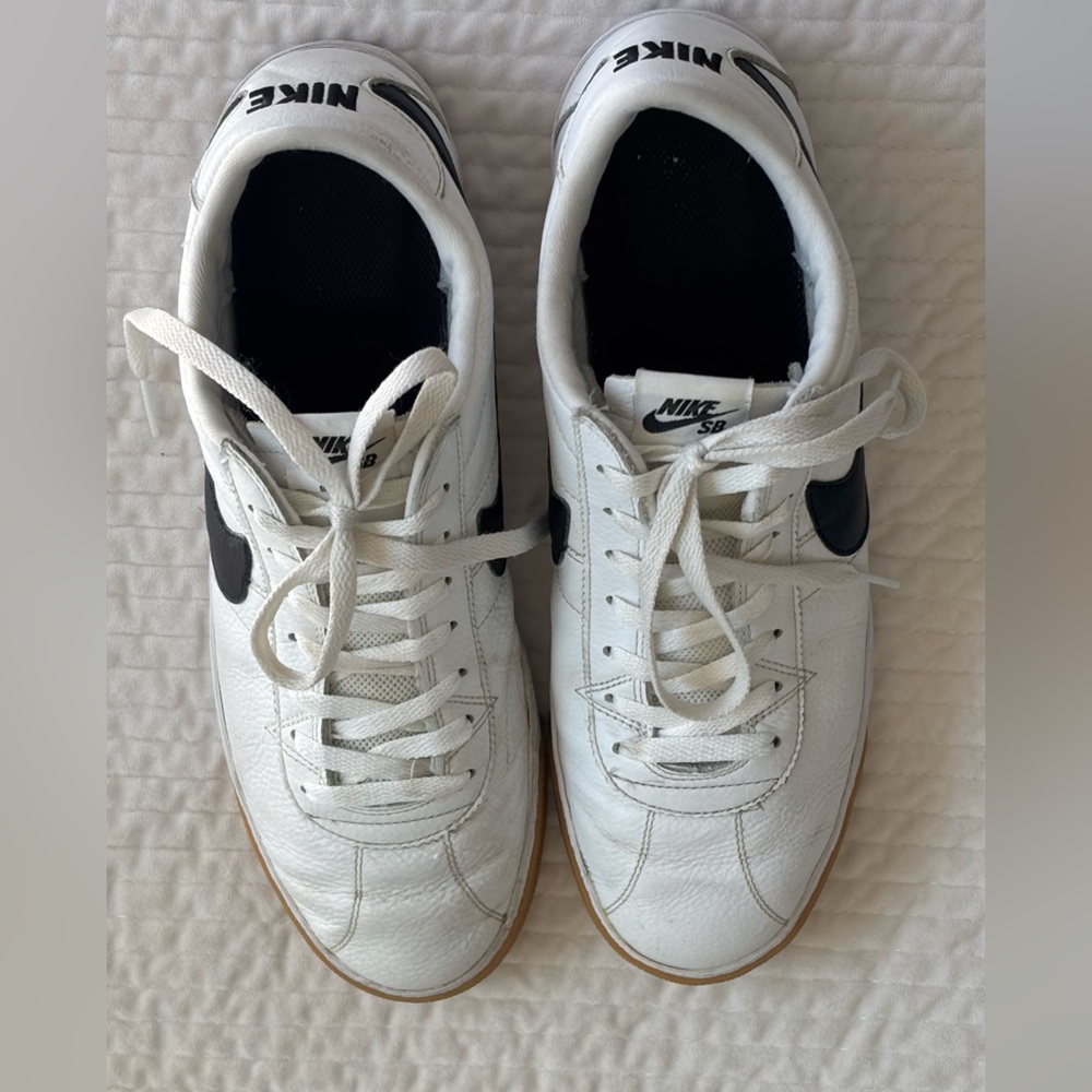 Nike SB Bruin Zoom Premium White and Black Sneakers